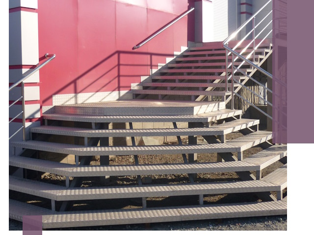 Лестницы для магазина в Елабуге — изготовление и монтаж