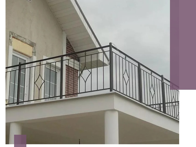 Изготовление балконных ограждений в Елабуге из металла и стекла