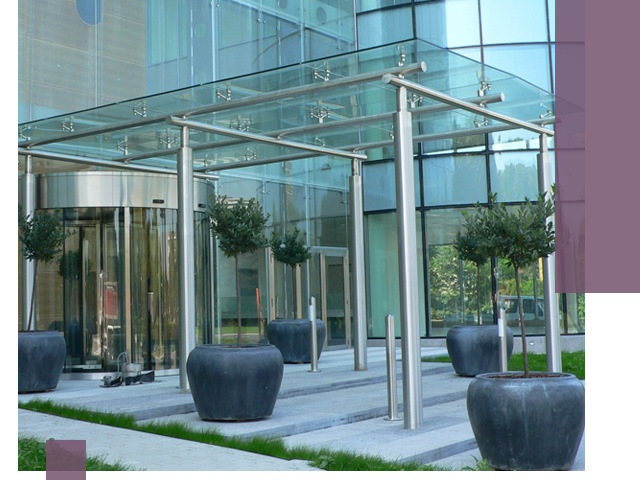 Навесы из стекла на заказ в Елабуге — монтаж и установка